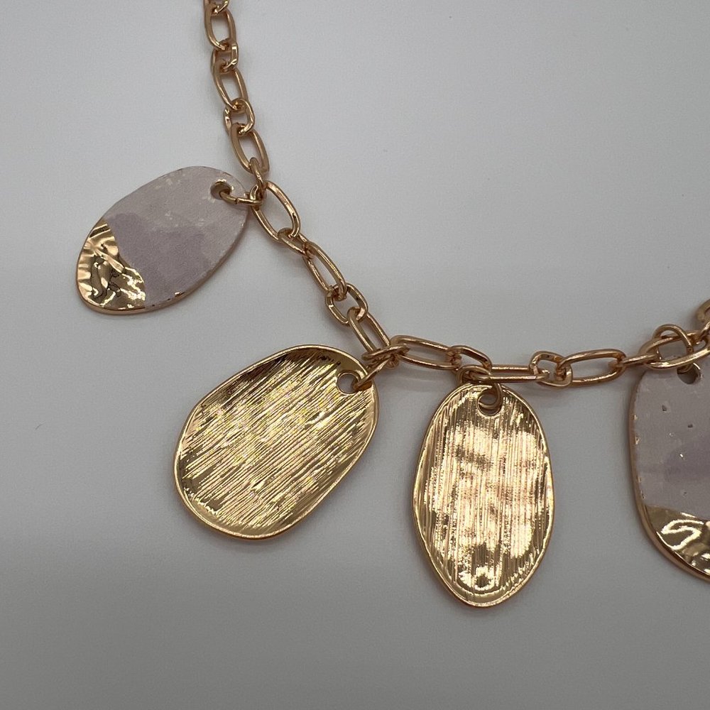 NWOT 🥀 18" White & Gold Teardrop Necklace w/ 4" Extender Women's Time And Tru - Picture 2 of 11